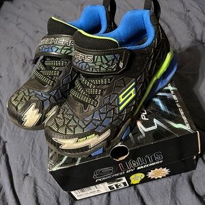 Gently used tennis shoes